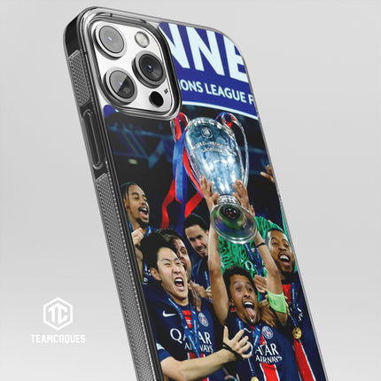 Coque foot PARIS SG PSG CHAMPIONS D'EUROPE 2025 MARQUINHOS TROPHEE CHAMPIONS LEAGUE - TEAMCOQUES